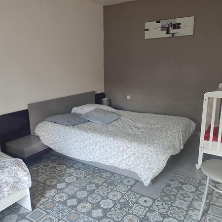 Maison Plain Pied, 2 Chambres, Longere Typique , Fraiche, Dans Bourg Avec Tous Commerces Lucay-le-Male Ngoại thất bức ảnh