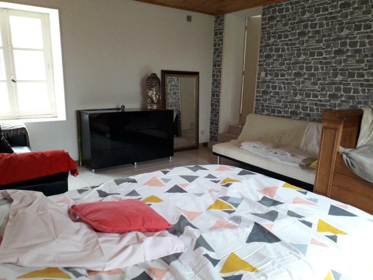 Maison Plain Pied, 2 Chambres, Longere Typique , Fraiche, Dans Bourg Avec Tous Commerces Lucay-le-Male Ngoại thất bức ảnh